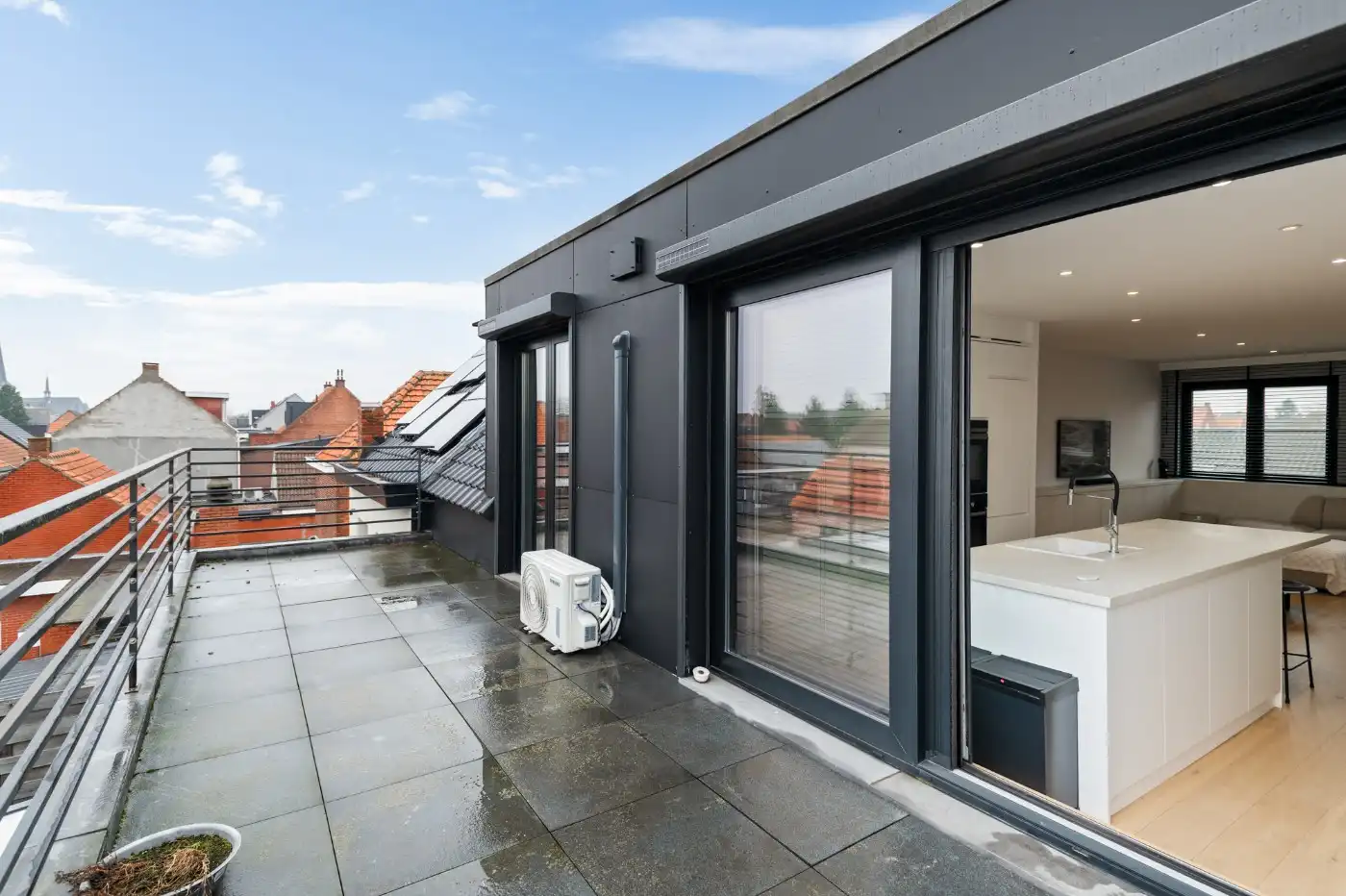 Stijlvol app. op 2e verd. met 2 slpk., groot terras en autostaanplaats foto 15