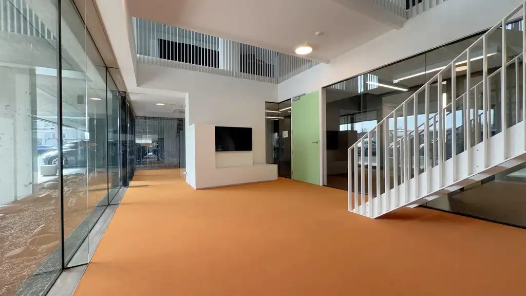 Modern kantoorgebouw te koop nabij oprit R4 in Gent foto 3