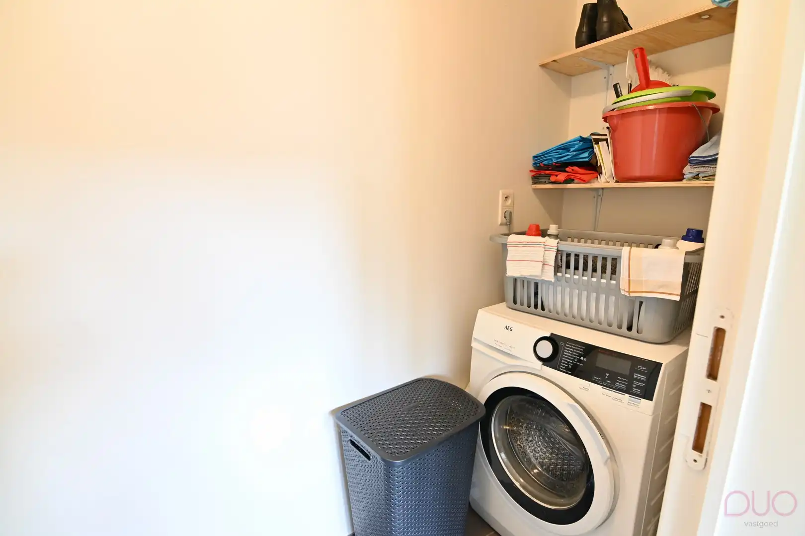 Instapklaar appartement met twee slaapkamers en groot terras met open zicht foto 11