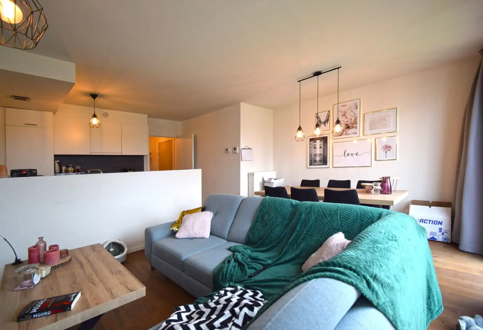 NIEUWBOUWAPPARTEMENT MET AUTOSTANDPLAATS EN TERRAS  foto 2