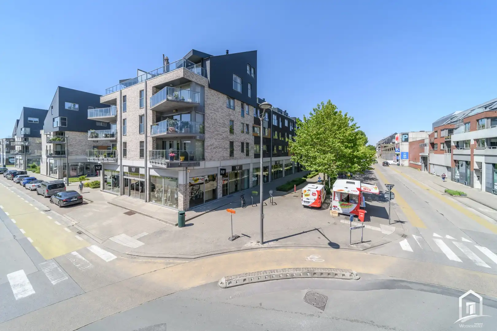Zeer gunstig en centraal gelegen appartement in hartje Ninove foto {{pictureIndex}}