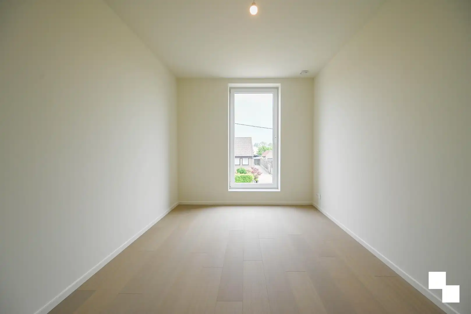 Hoogwaardig afgewerkte halfopen nieuwbouwwoning foto 20