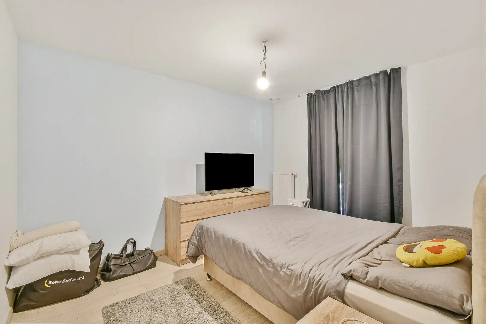 Instapklaar en ruim tweeslaapkamerappartement  in het centrum van Gistel foto 7