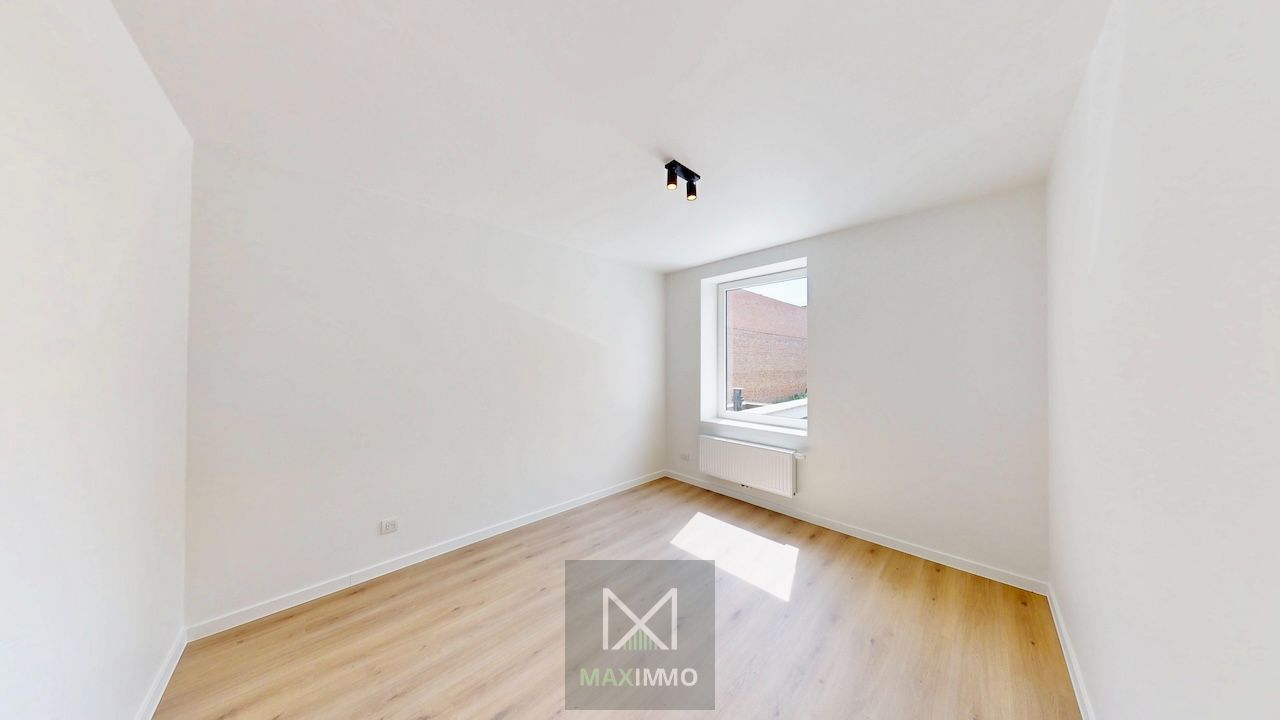 🏡 Instapklare & volledig gerenoveerde woning met 4 slaapkamers en zonnige tuin te koop in Lauwe – EPC B foto 12