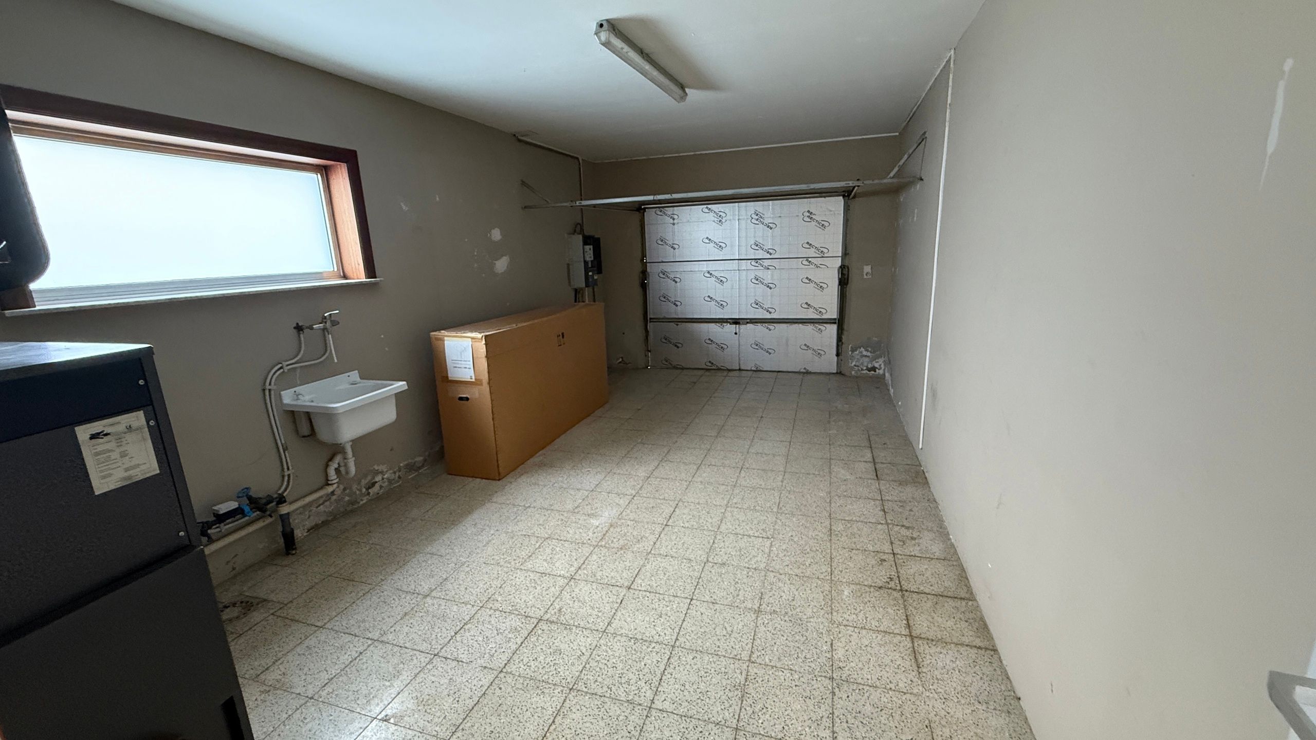Laagbouwwoning in rustige straat foto 11
