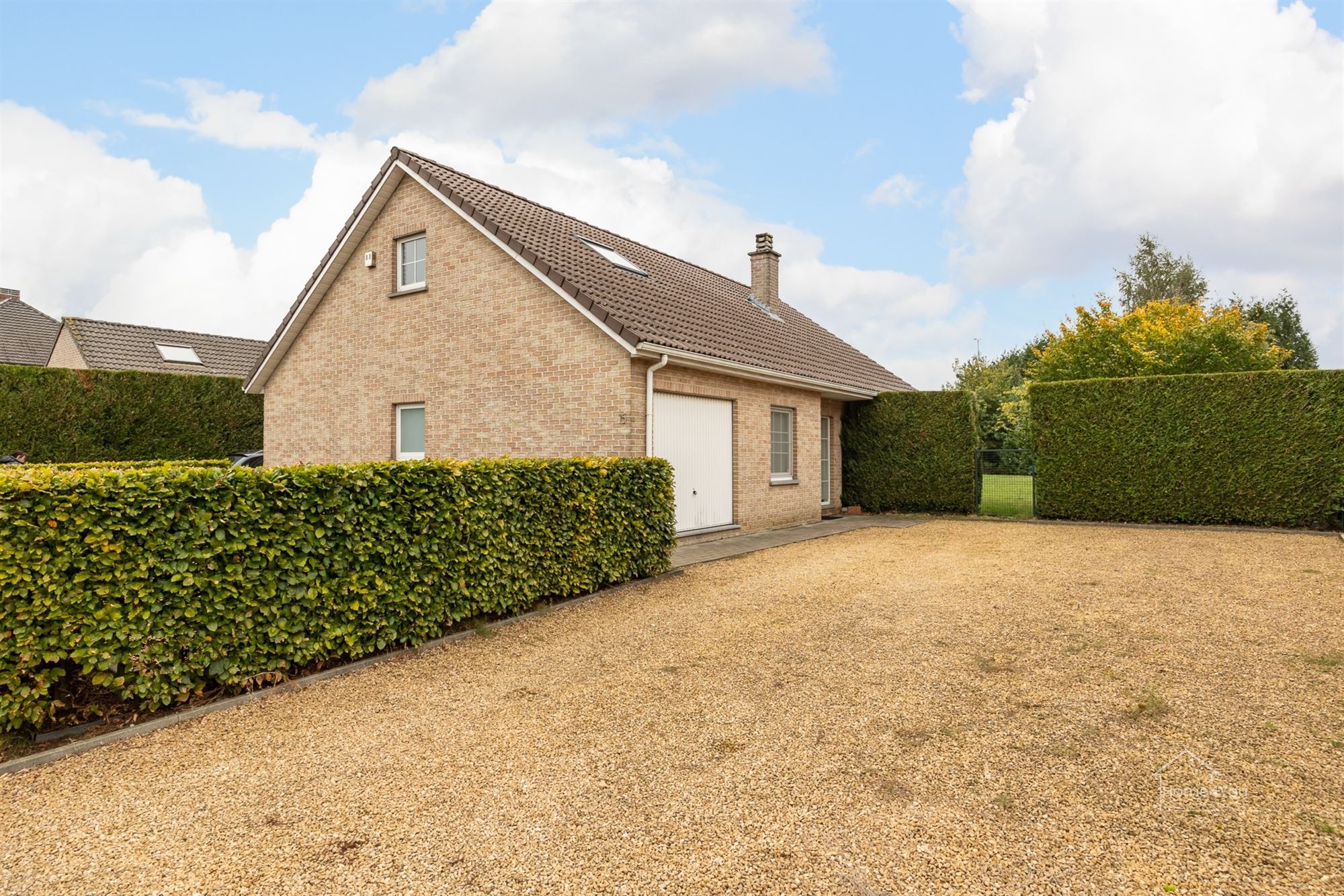 Vrijstaande woning op ruim perceel foto 28