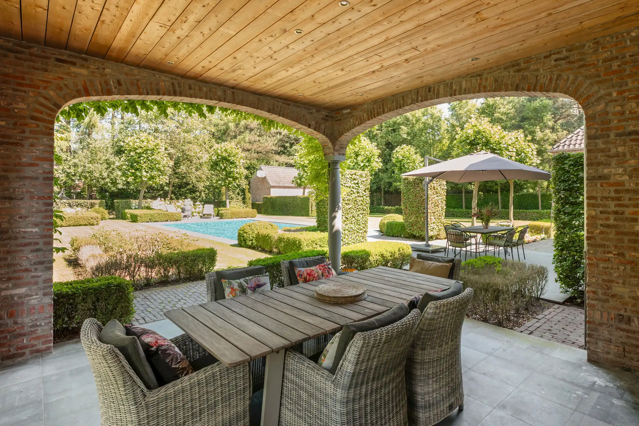 Villa van 600 m² met o.a. 4 slpk. en 3 badk.  foto 19