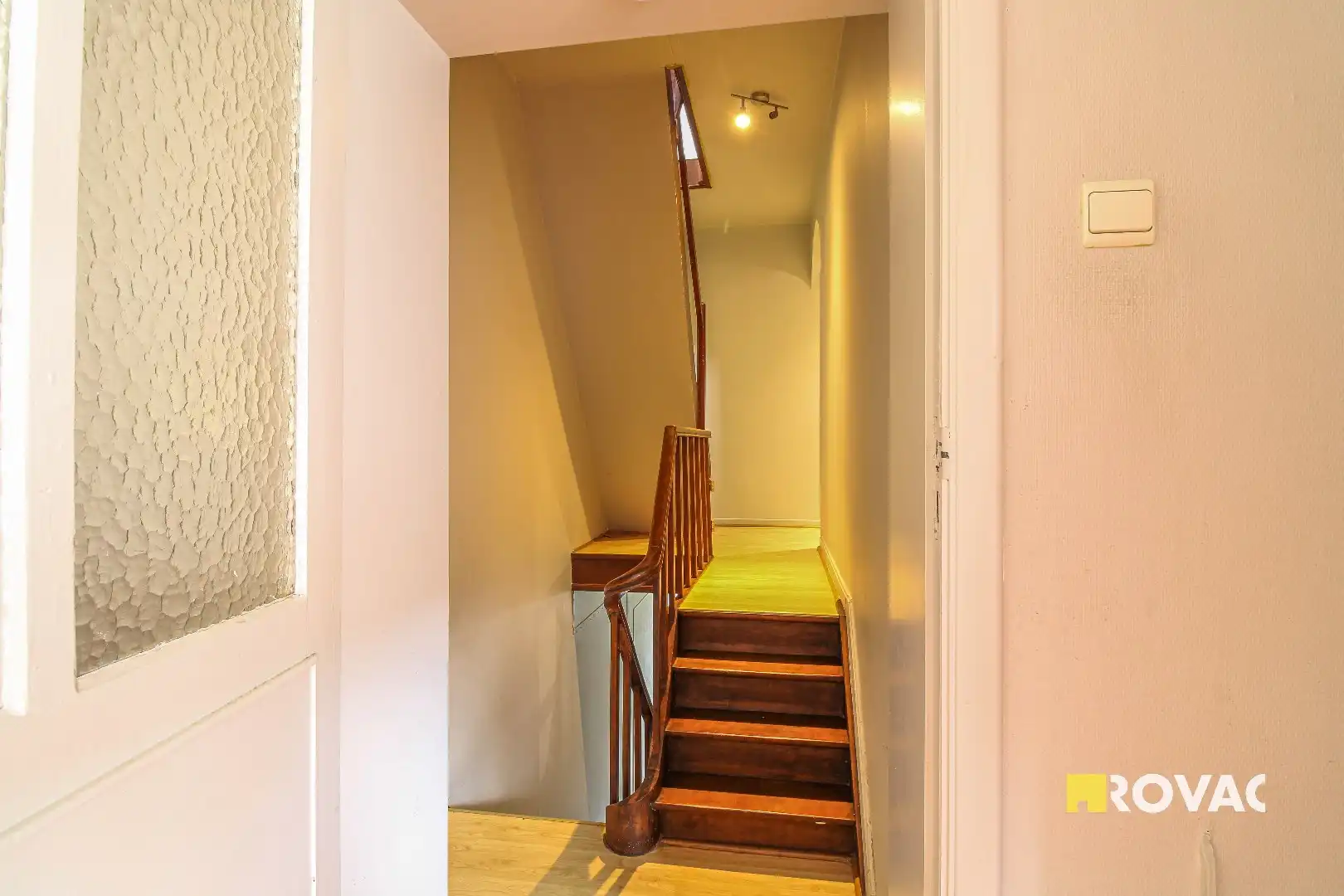 Ruime rijwoning met tuin! foto 13