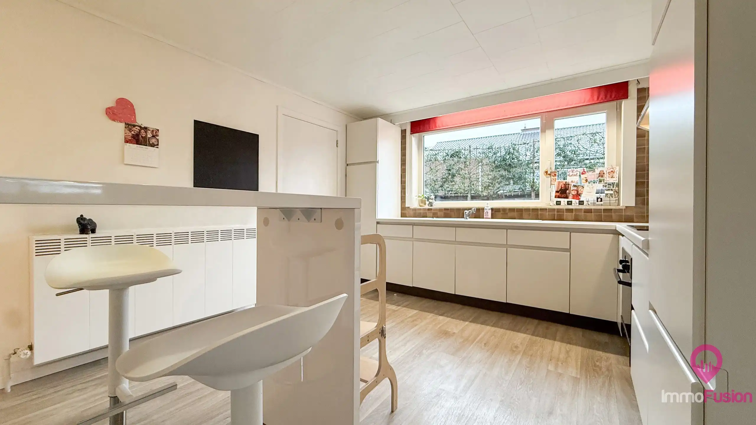 Ruime instapklare open bebouwing met 2 badkamers op 9a grond foto 11