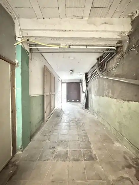 CENTRAAL GELEGEN OPSLAGPLAATS | 100 M² foto 5
