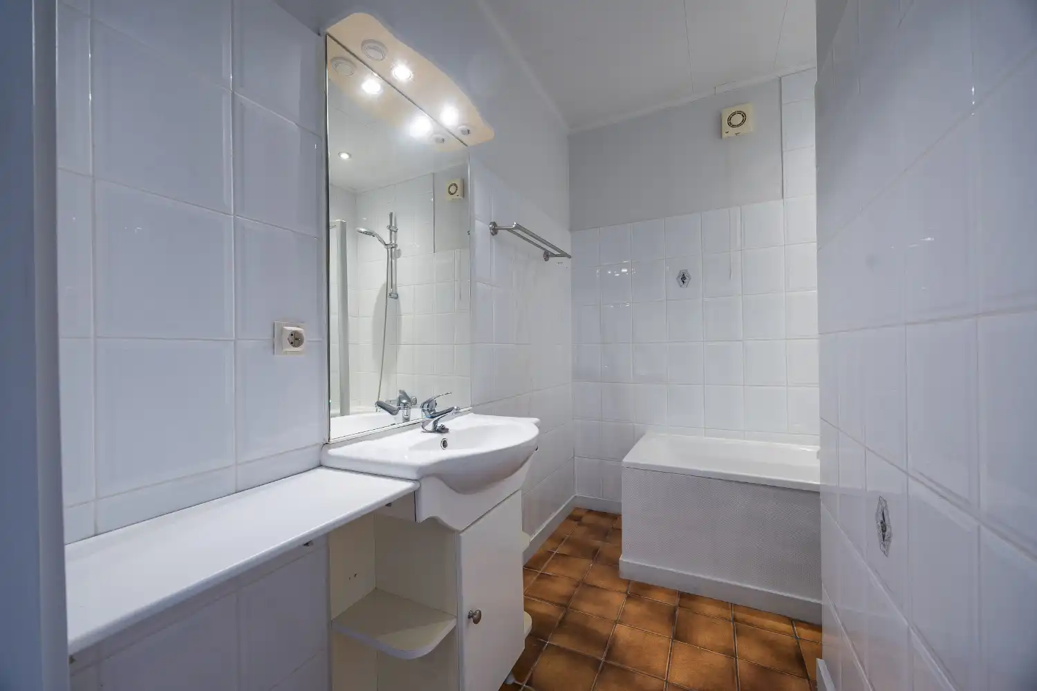 Te renoveren bungalow met potentieel in Jabbeke foto 13