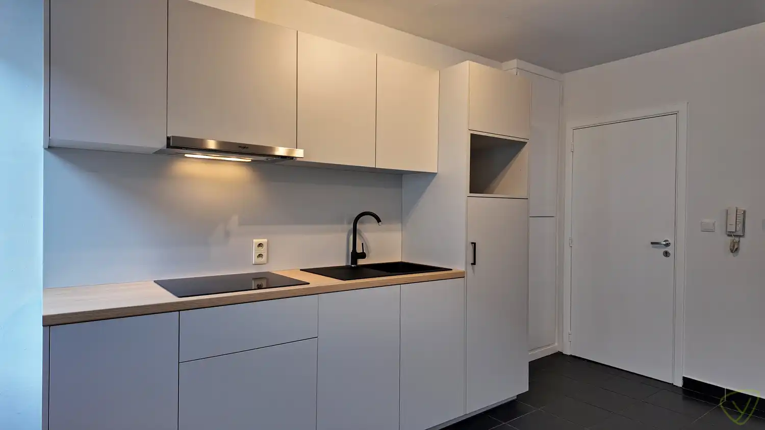 Charmant startersappartement nabij de Markt van Eeklo! foto 6