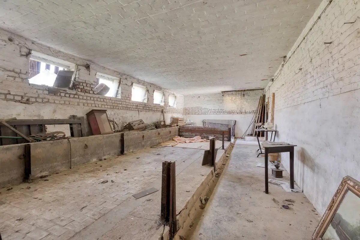 Te renoveren woning met veel potentieel op rustige ligging foto 14