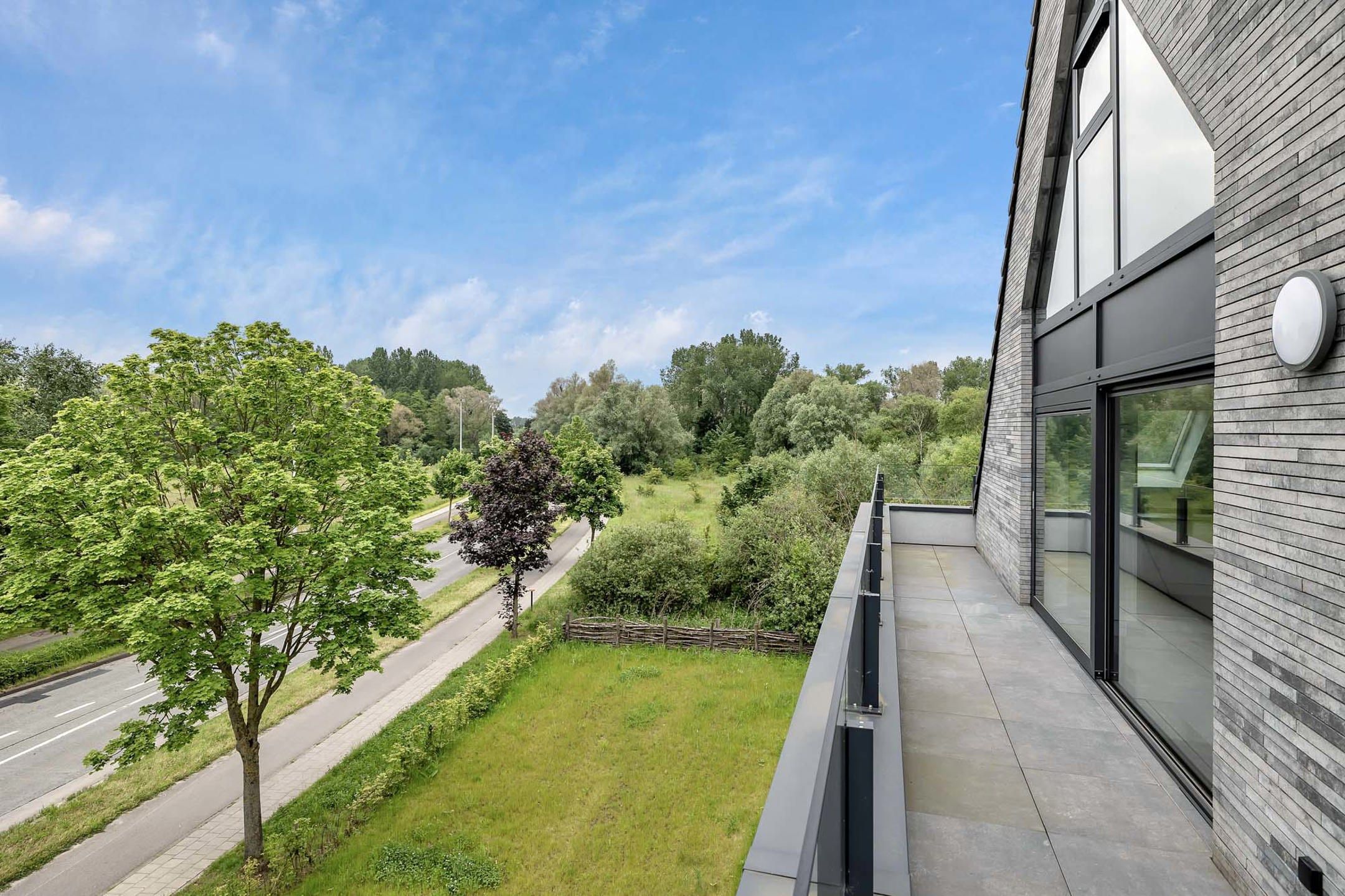 Prachtig BEN appartement met 2 slpks en terras nabij centrum foto 25