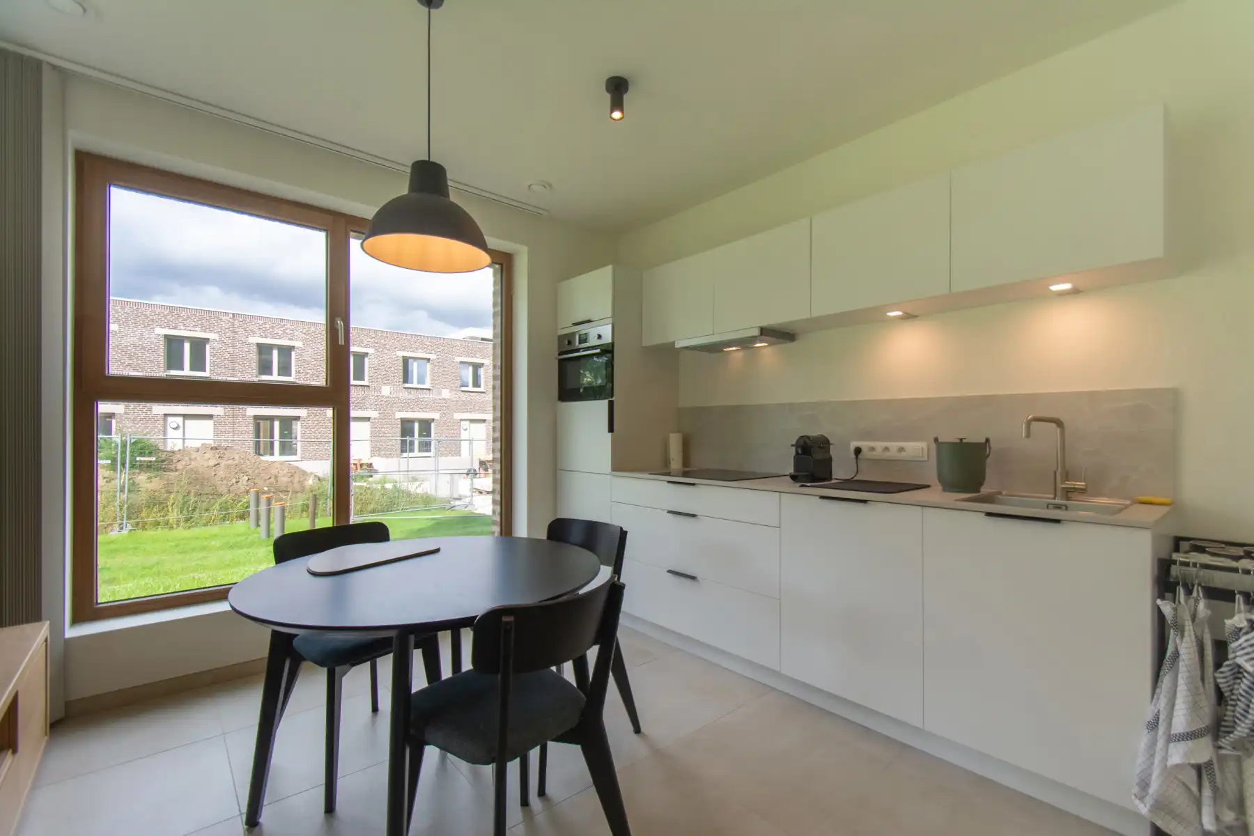 Rustig gemeubeld en comfortabel 1slpk appt. met mooi terras  foto 5