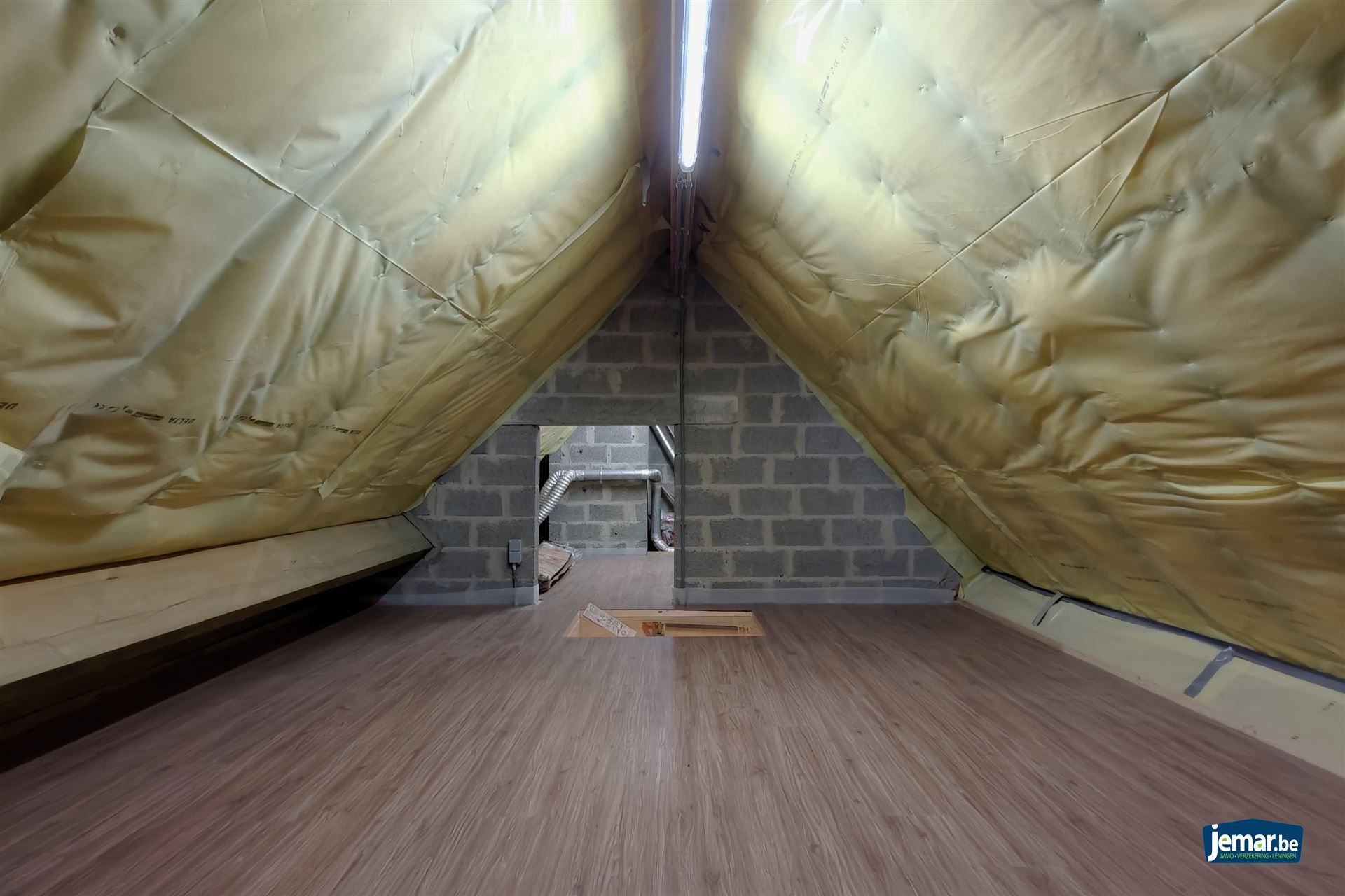 Ruime duplex (197m²) in een residentiële woonwijk te Munsterbilzen foto 19