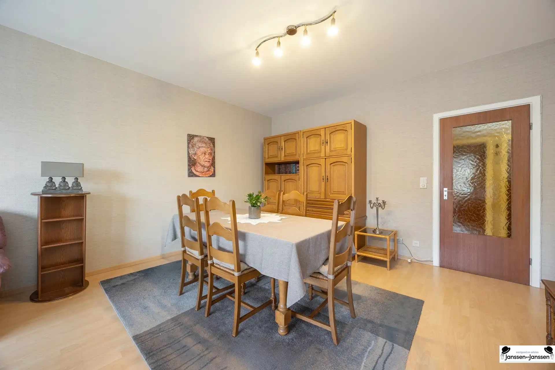 Goed onderhouden appartement op toplocatie in Schoten! foto 3