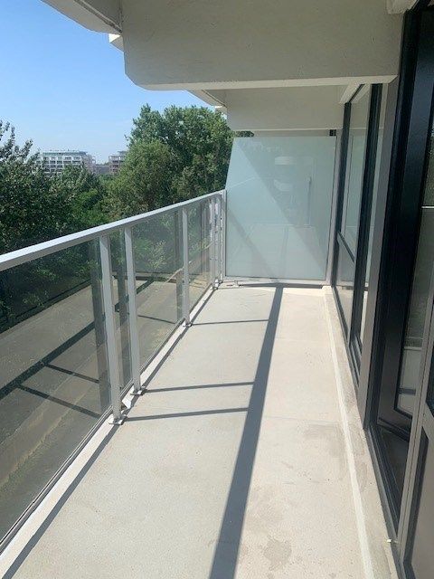 Ongemeubeld appartement met frontaal zeezicht vooraan en zicht op Wellington golf achteraan, 3 terrassen foto 15