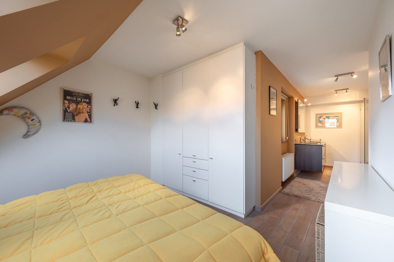 Uitzonderlijk ruim appartement met 3 slaapkamers en mooie zonneterrassen foto 15