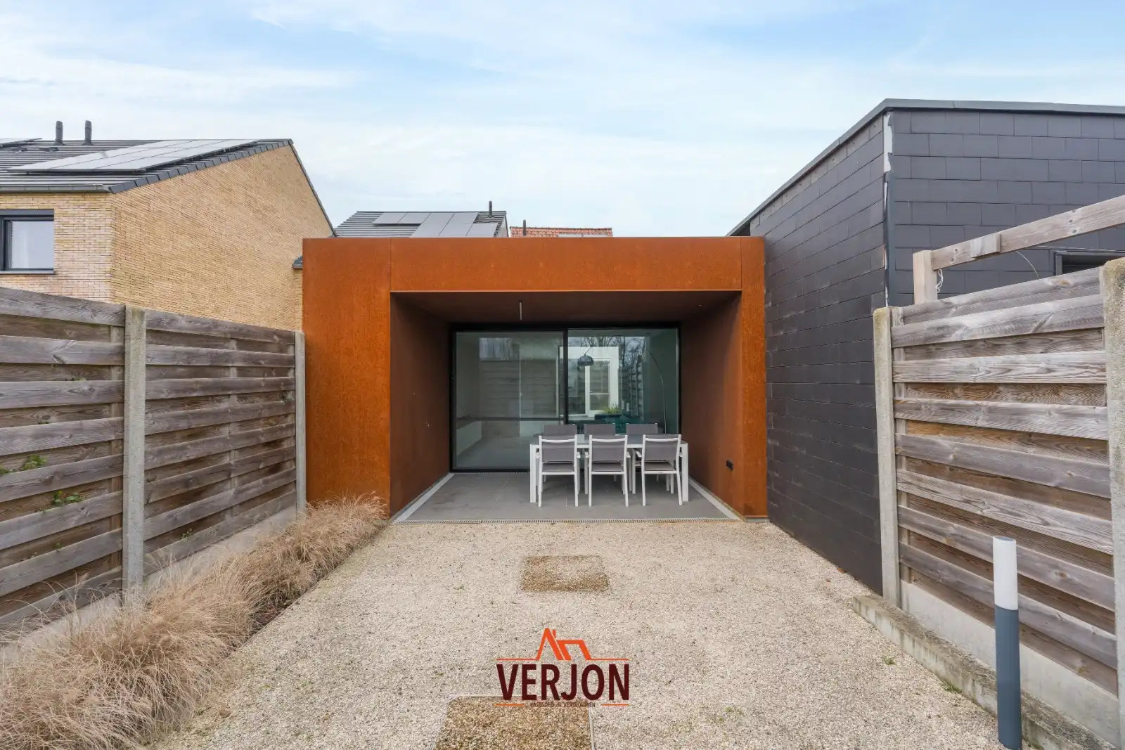 Magnifiek afgewerkte woning foto 18