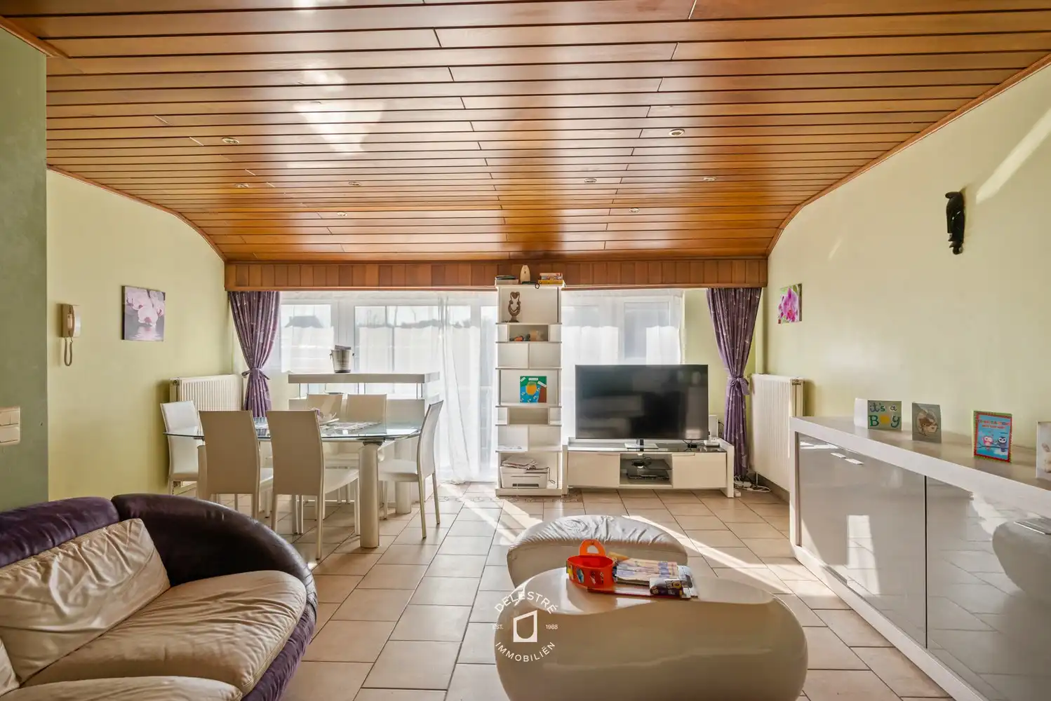 GOED ONDERHOUDEN WONING INCL. 2 GARAGES foto 4