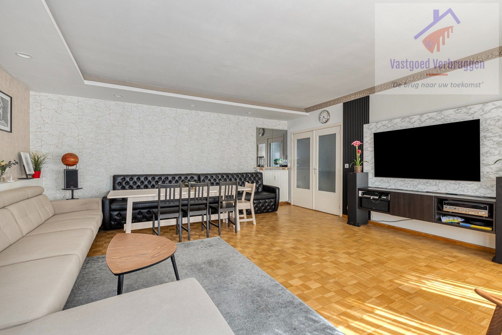Ruim 3 slaapkamer-appartement in centrum Aalst foto 3