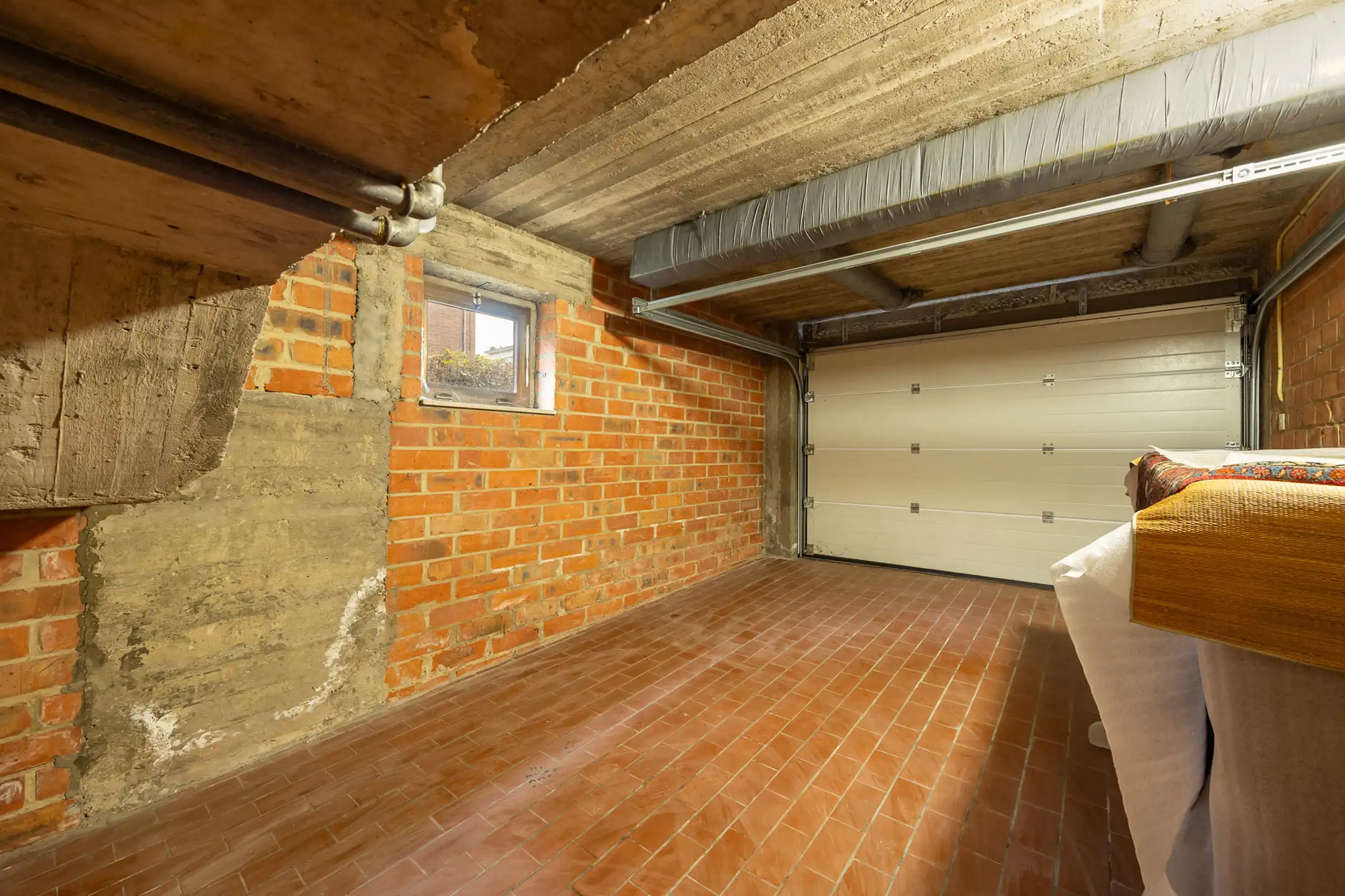 Opbrengstgebouw met 2 grote eenheden foto 18