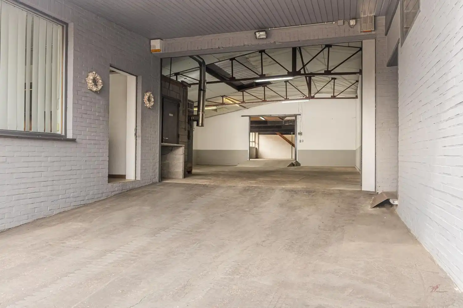 Te huur: Ruime opslagruimte met kantoren – Meerstraat 23, Zutendaal foto 15