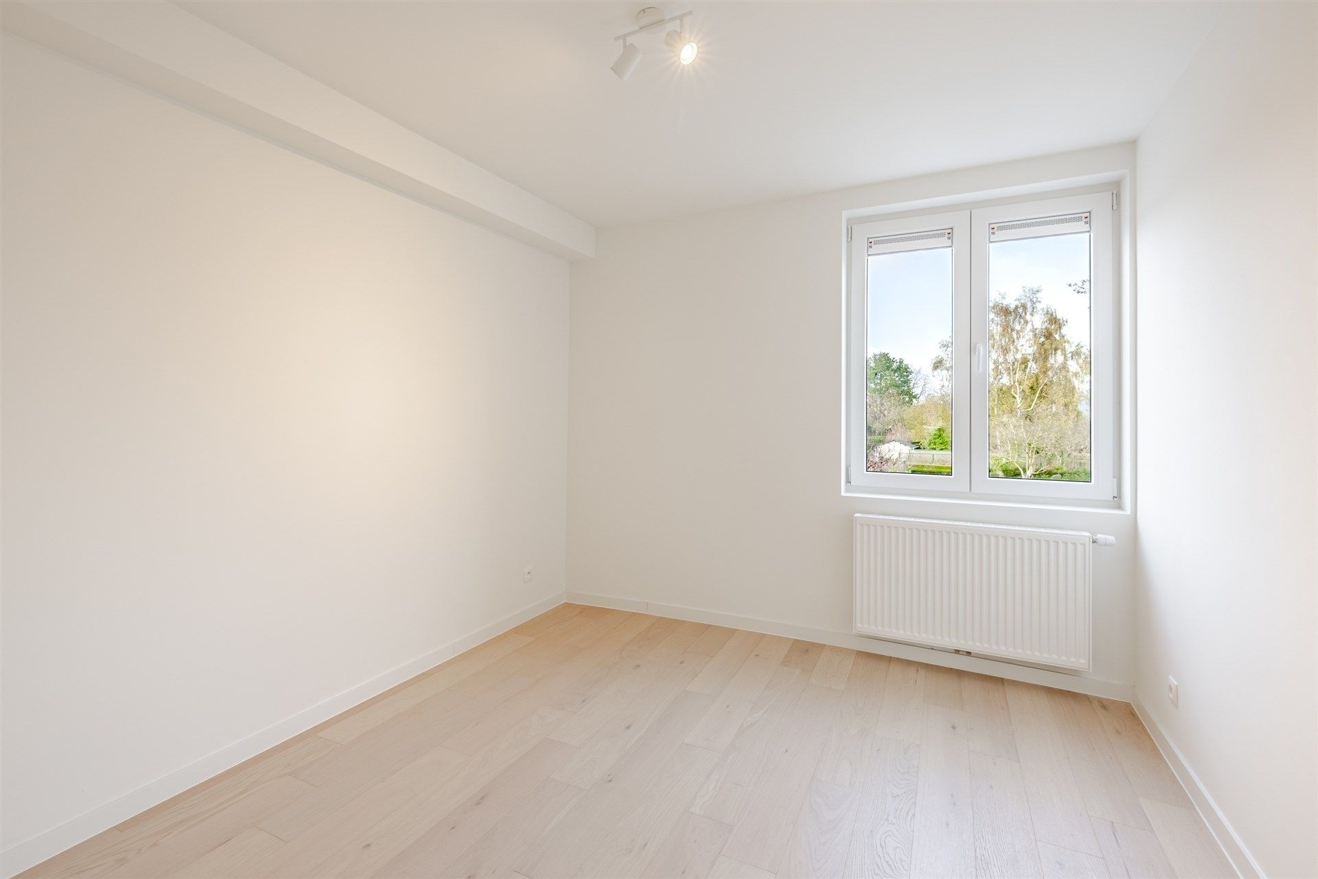 Subliem gerenoveerde woning met 4 slks op topligging foto 20