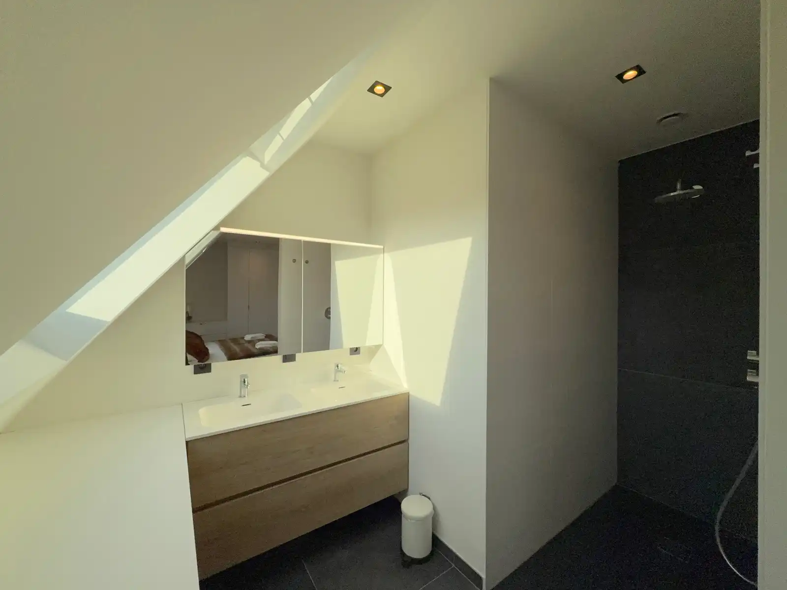 Gemeubeld appartement met 3 slaapkamers, terras en garage foto 33