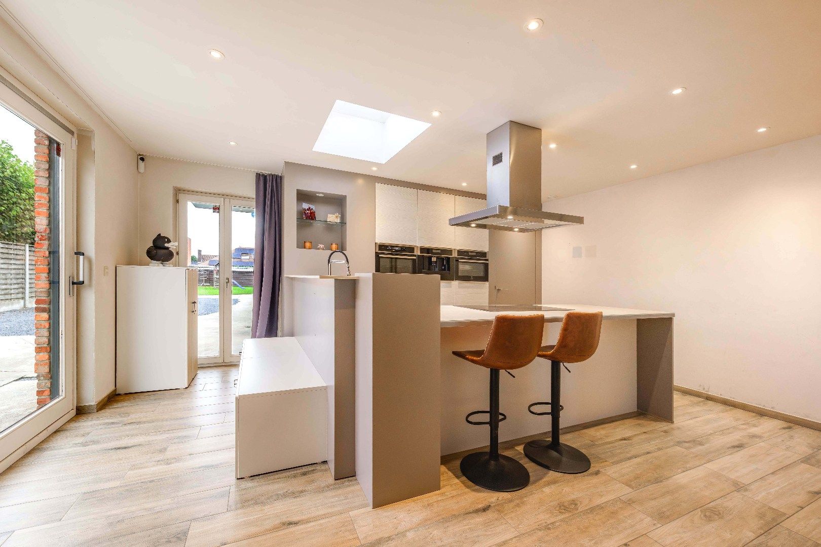GERENOVEERDE (2015) INSTAPKLARE & ENERGIEZUINIGE WONING OP 685 m²!!!  foto 9