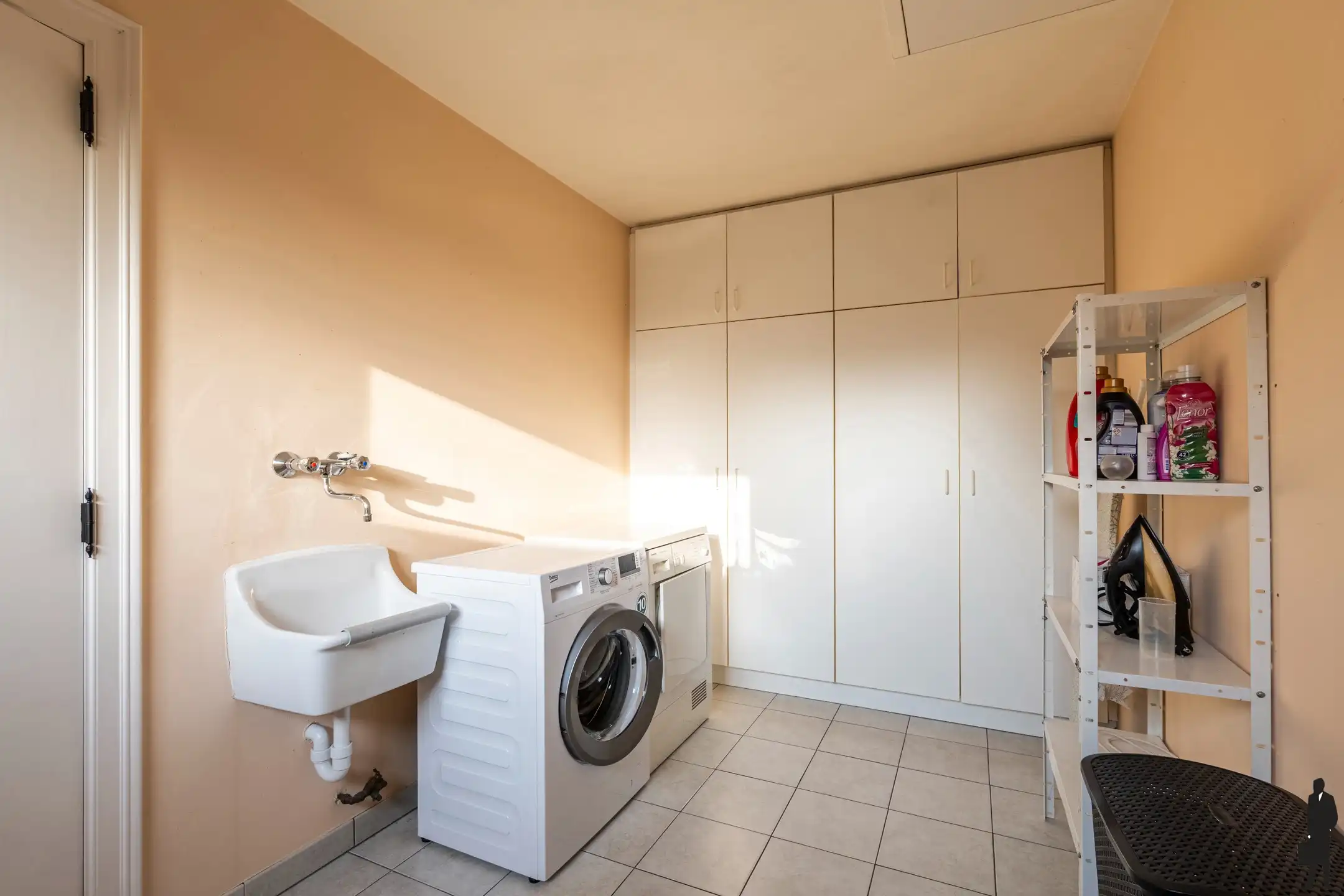 Vrijstaande woning op een ruim perceel van ca. 1.300 m² in hartje Loenhout! foto 19