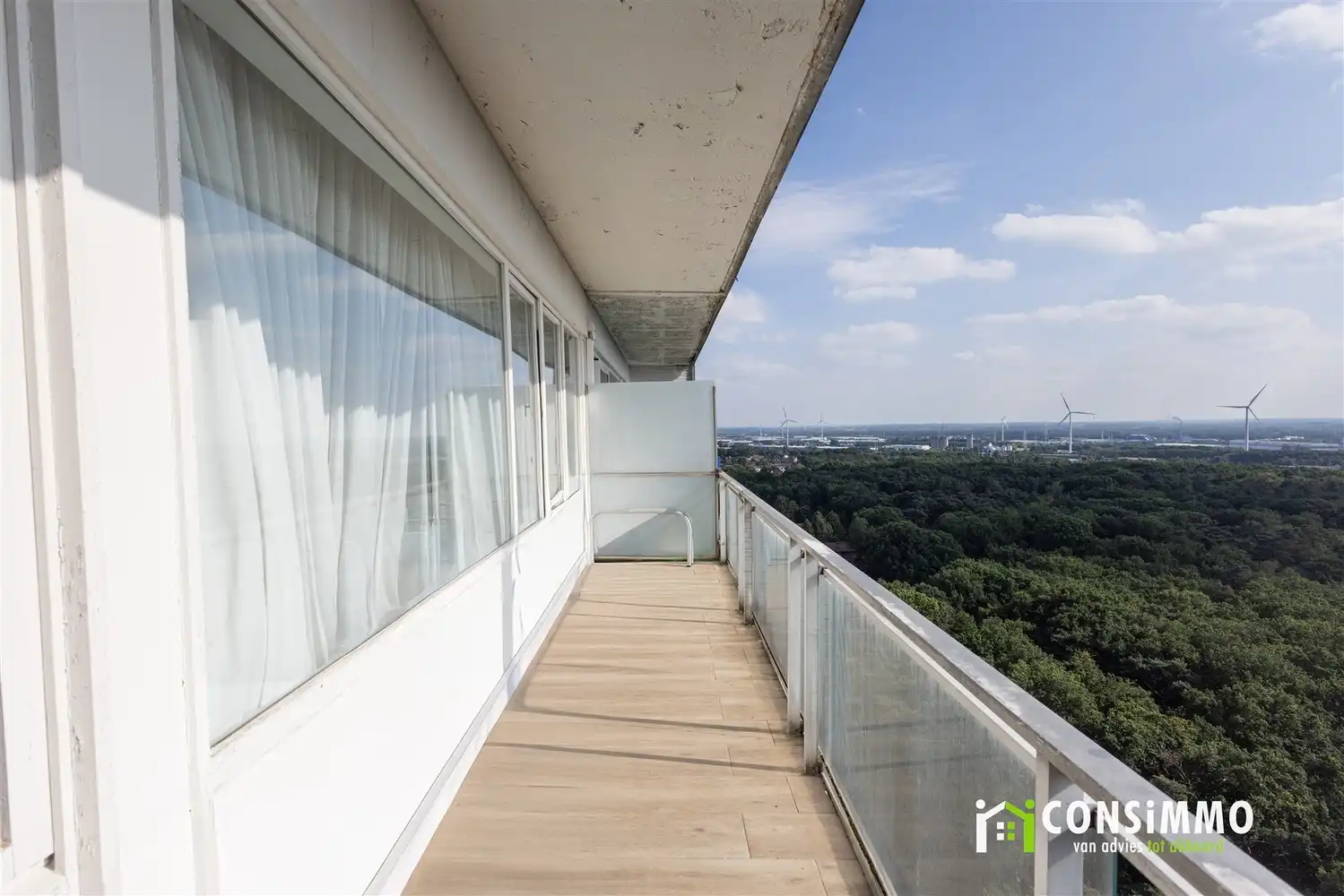 Ruim gerenoveerd appartement op de 19de verdieping met een adembenemend uitzicht over Genk foto 13