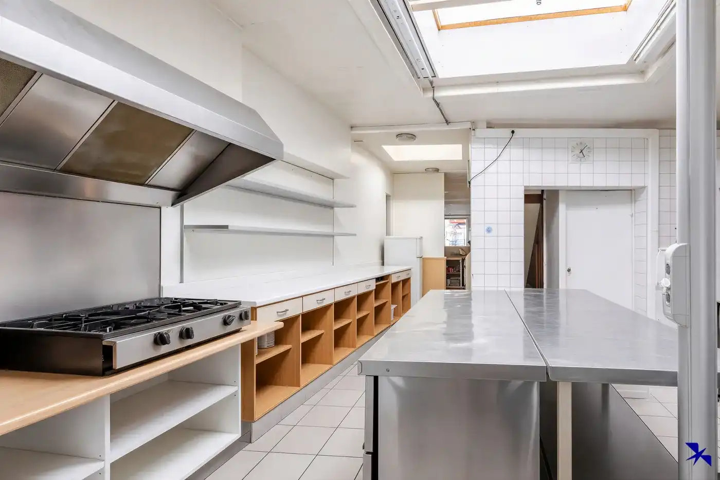 Gebouw voor gemengd gebruik: handelsruimte met 2 appartementen foto 6