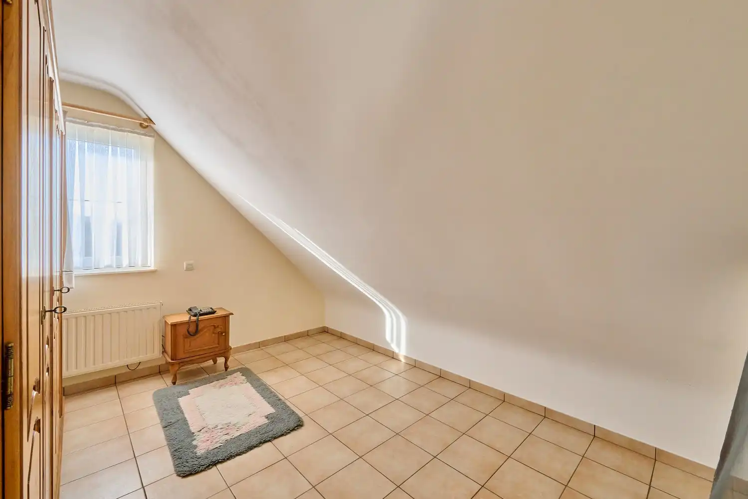 Charmante landelijk gelegen eengezinswoning volledig onderkeldert en ruime vrijstaande garage foto 12