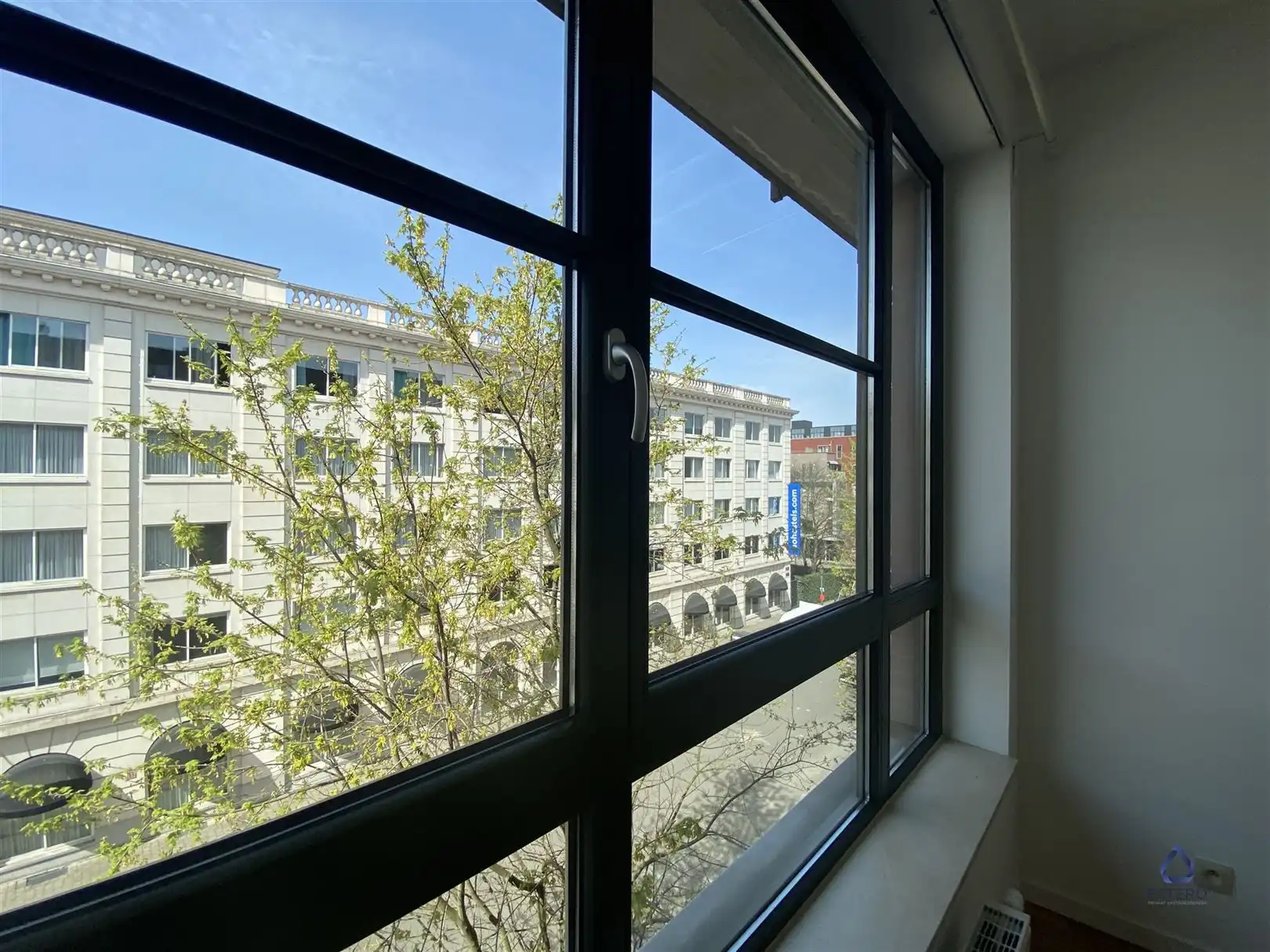 Prachtig 2 slpk appartement met zonnig terras foto 10