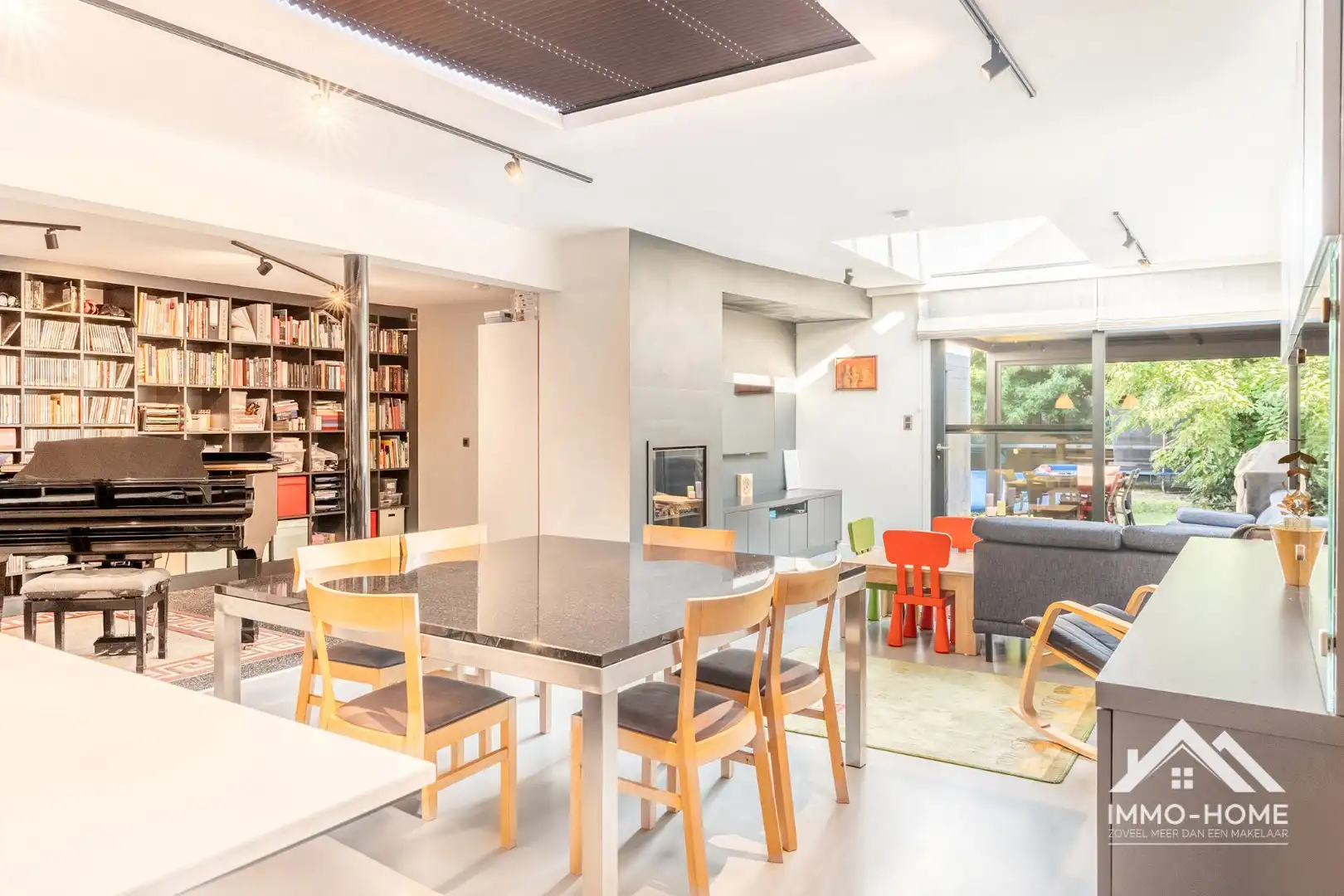 Héél erg ruime gerenoveerde woning met garage nabij centrum Lokeren! foto 5