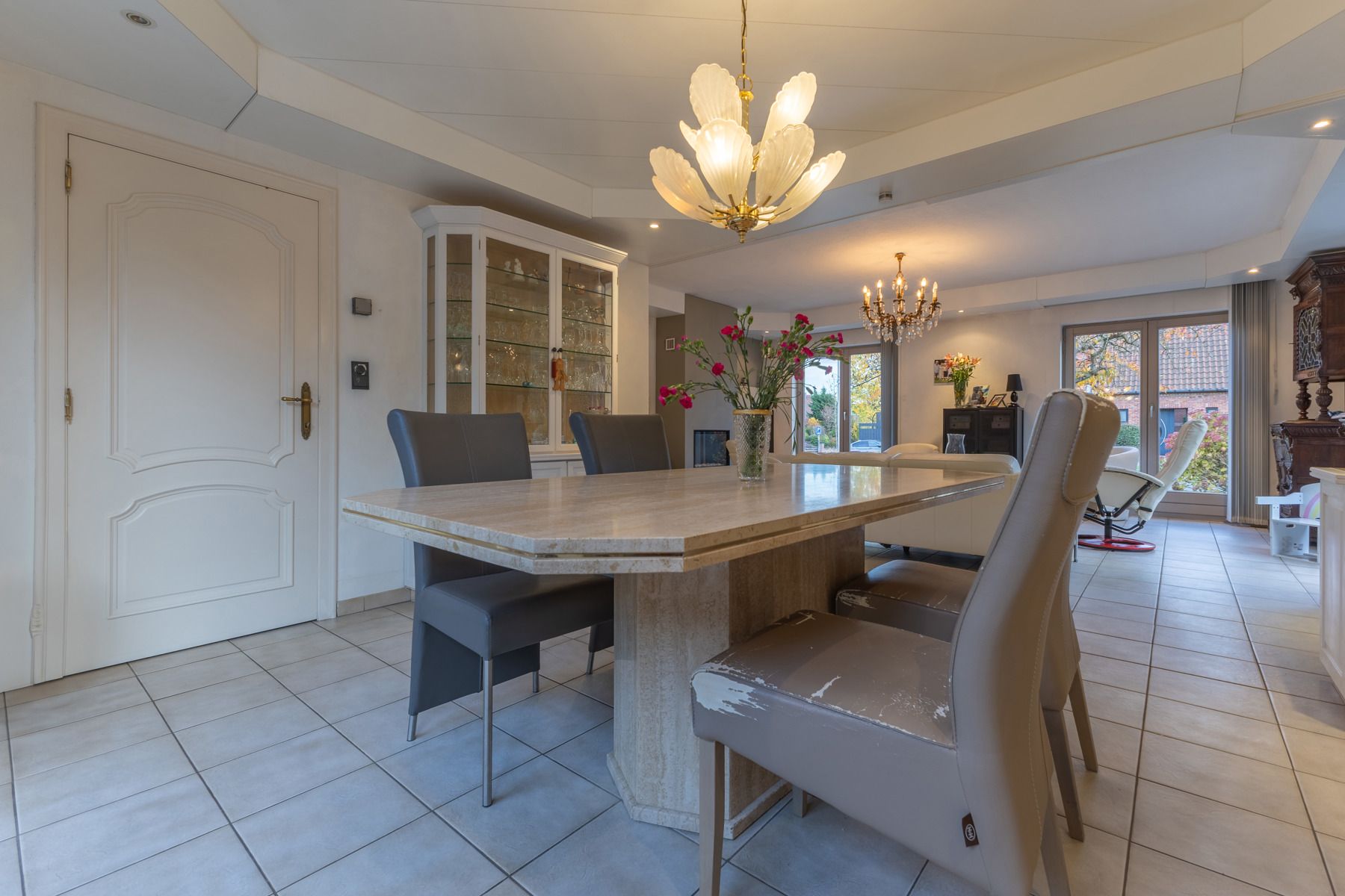 Prachtige villa met 6 slaapkamers in doodlopende straat foto 11