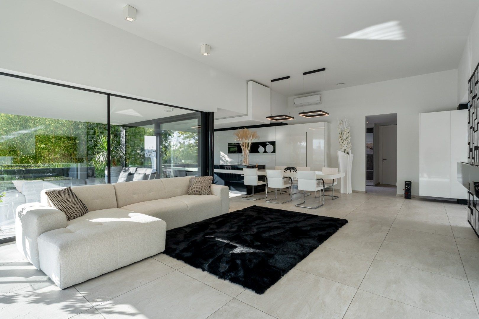 Unieke designvilla met zwembad en panoramisch uitzicht op het Albertkanaal foto 8