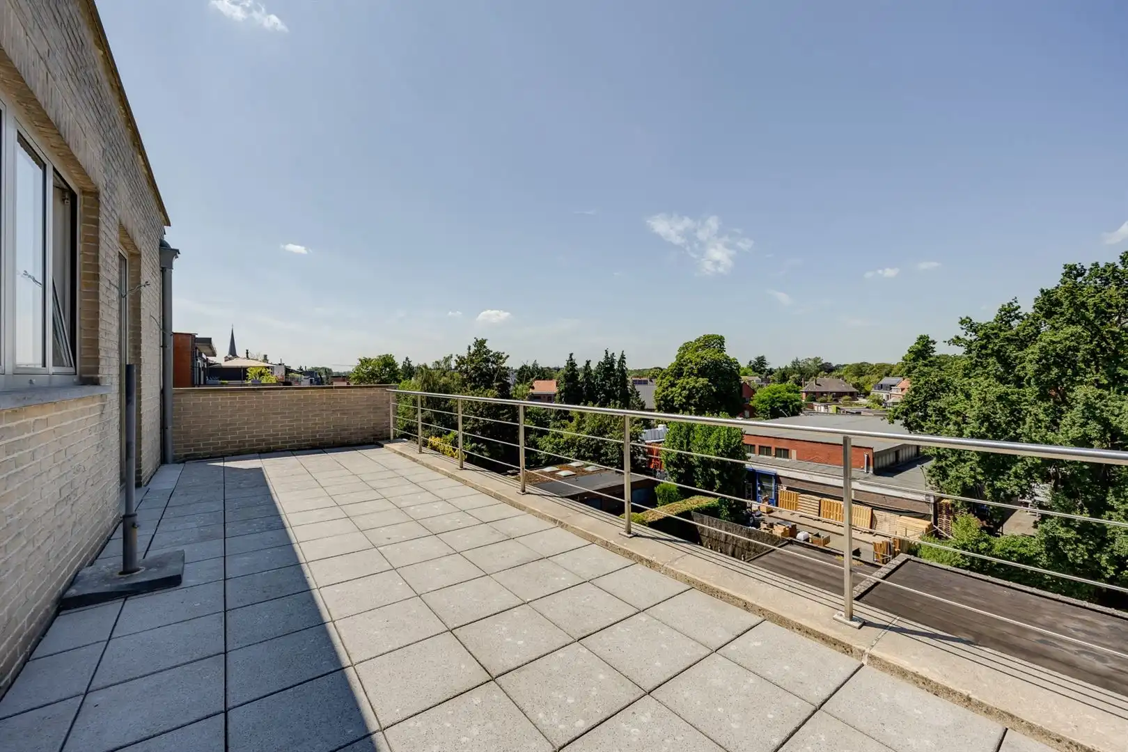 Penthouse met huge terassen in hartje Brasschaat foto 15