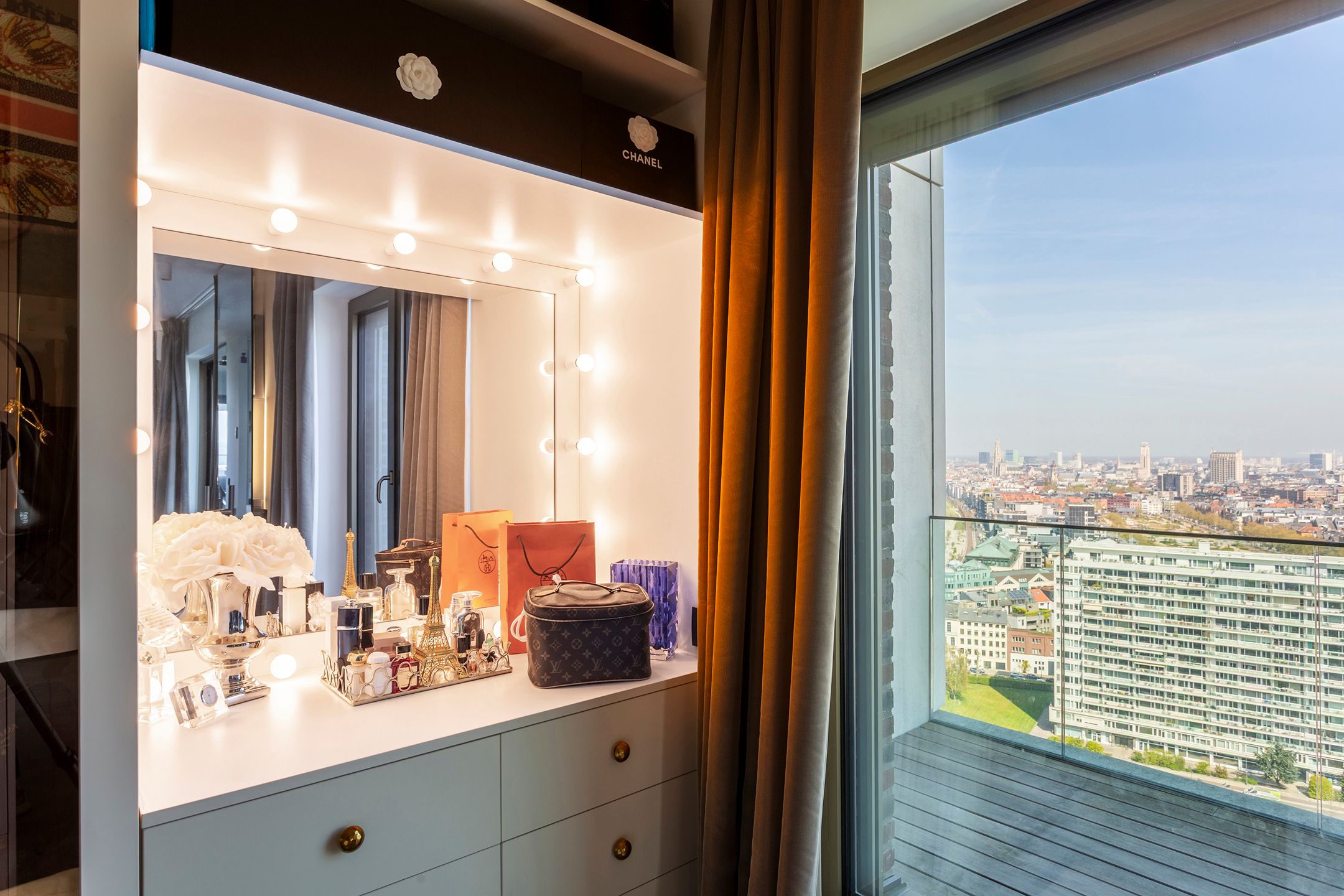 luxeappartement met spectaculaire zichten op 20e verdieping foto 21