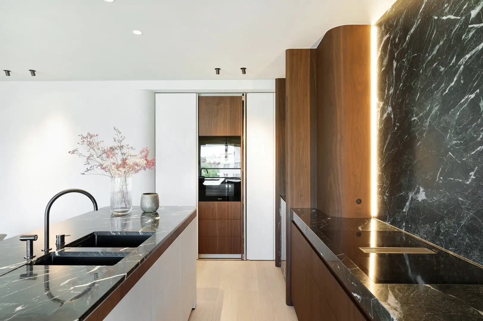 Prachtig appartement in het Zoute op enkele stappen van de zee en de wandeldijk. foto 4