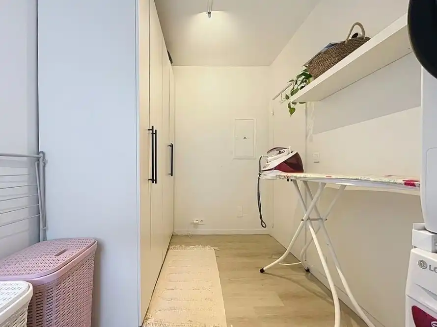 Gerenoveerd hoekappartement GLV  (2 slpks + dressing/bureau/babykamer) met tuin en garage foto 15