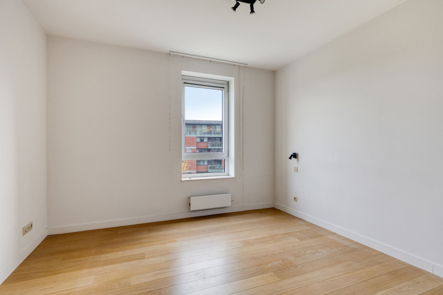 3 slaapkamer, 2 badkamer appartement met terras en parkings foto 12
