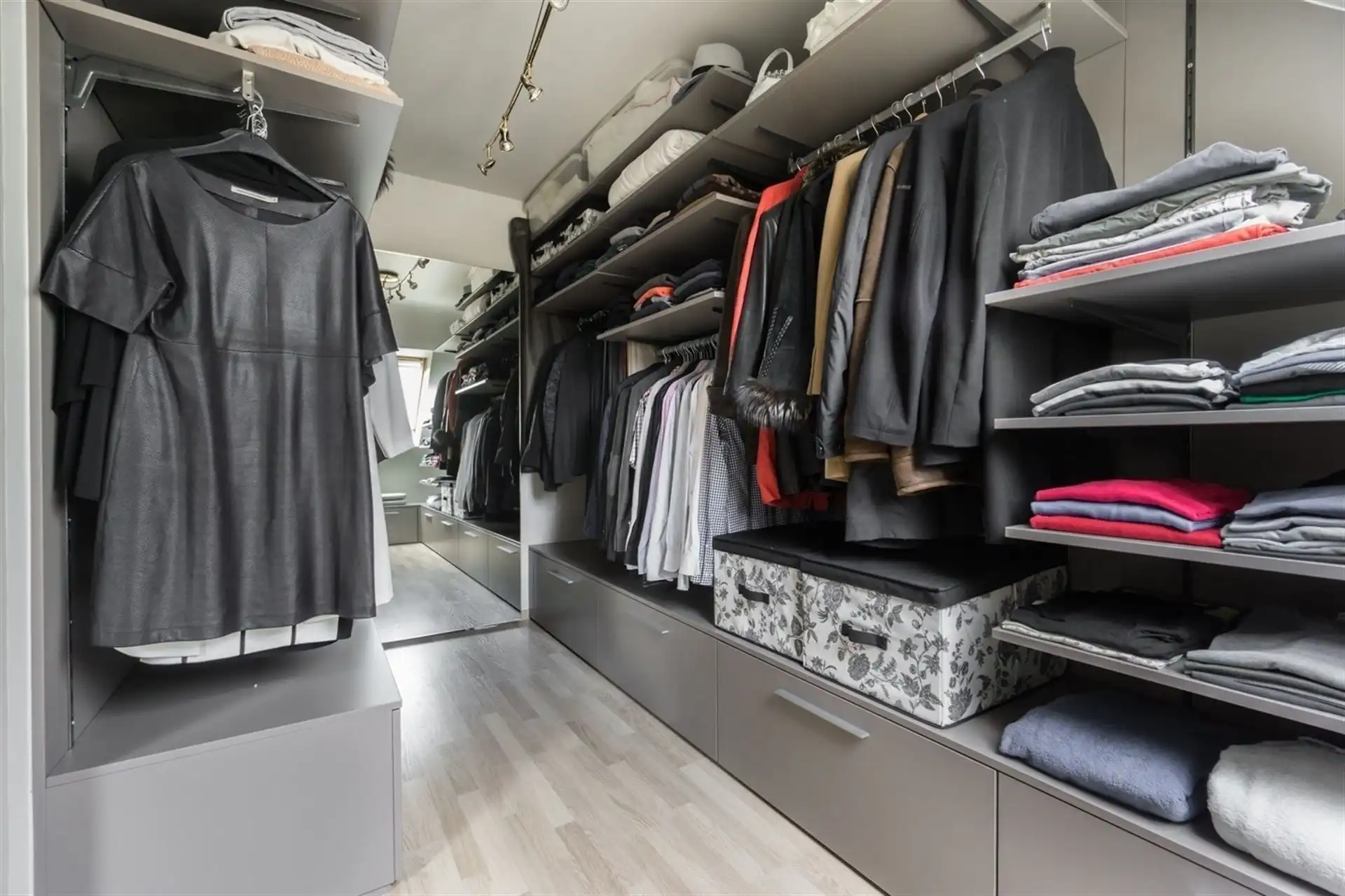 Penthouse met 2 slpks, terras en garage (+€29.000) foto 15