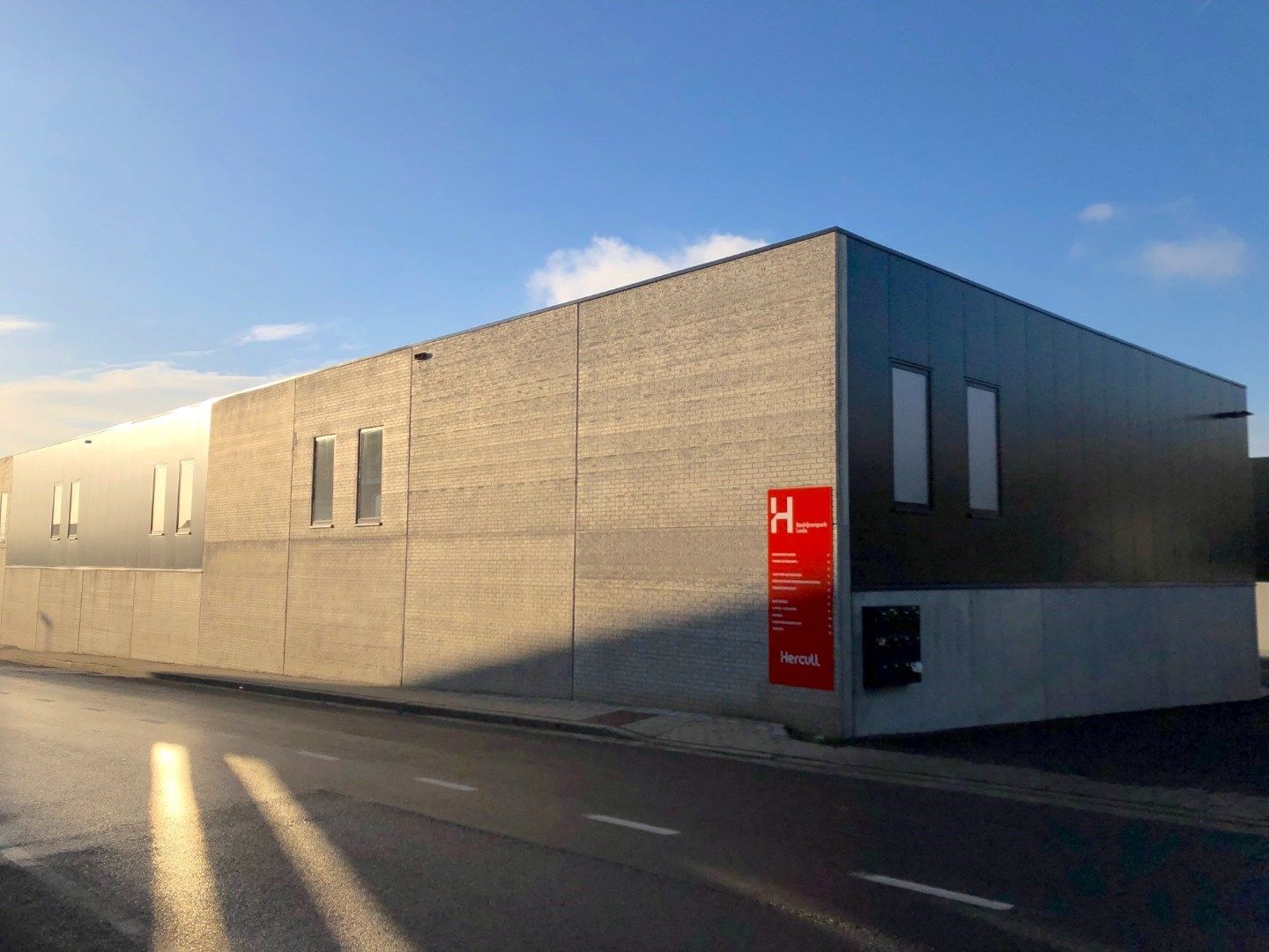 Nieuwbouw KMO unit van 160 m²! foto 7