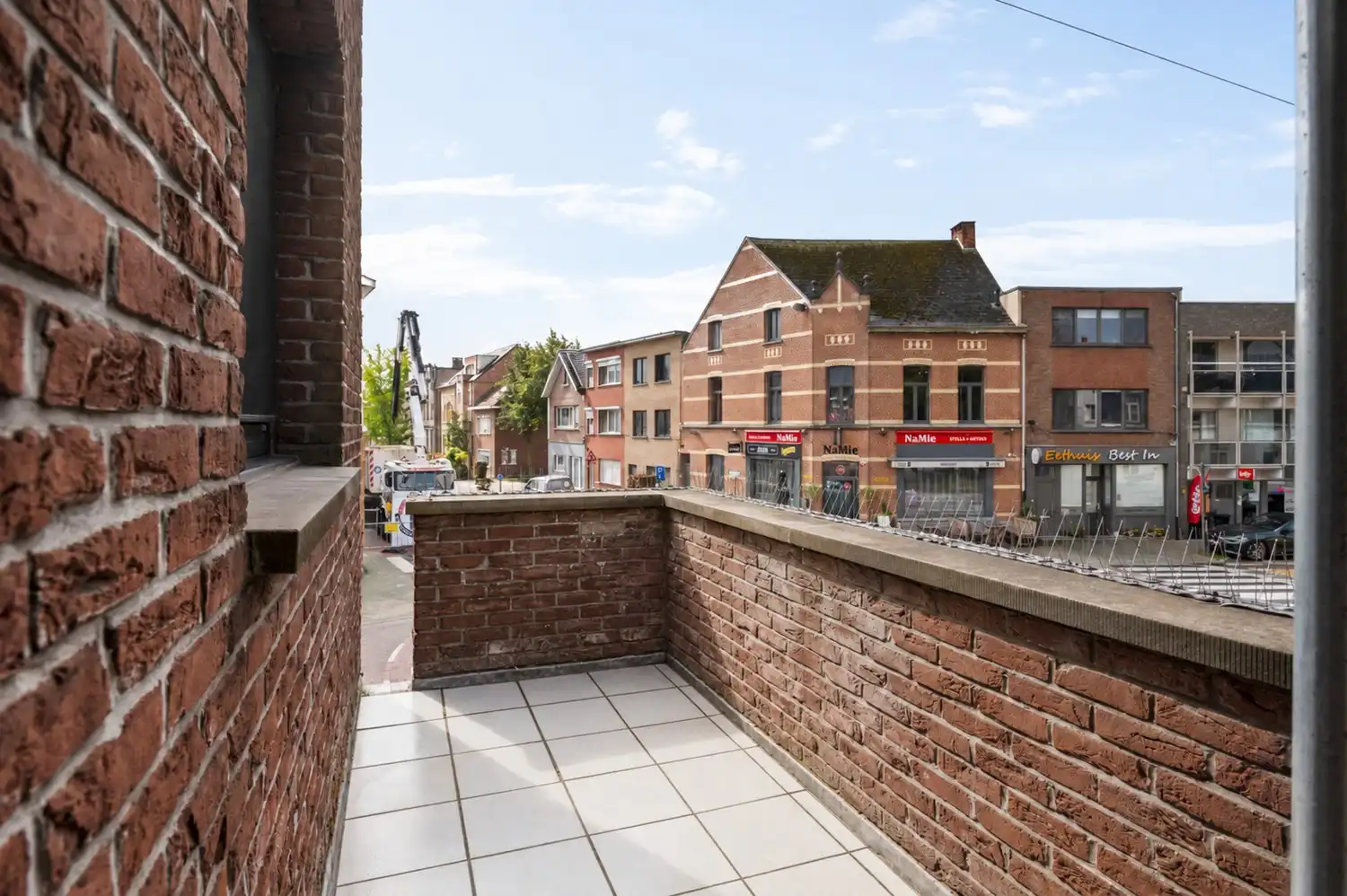 Ruim, instapklaar duplexappartement met 3 slaapkamers en 2 terrassen in centrum Lint foto 3