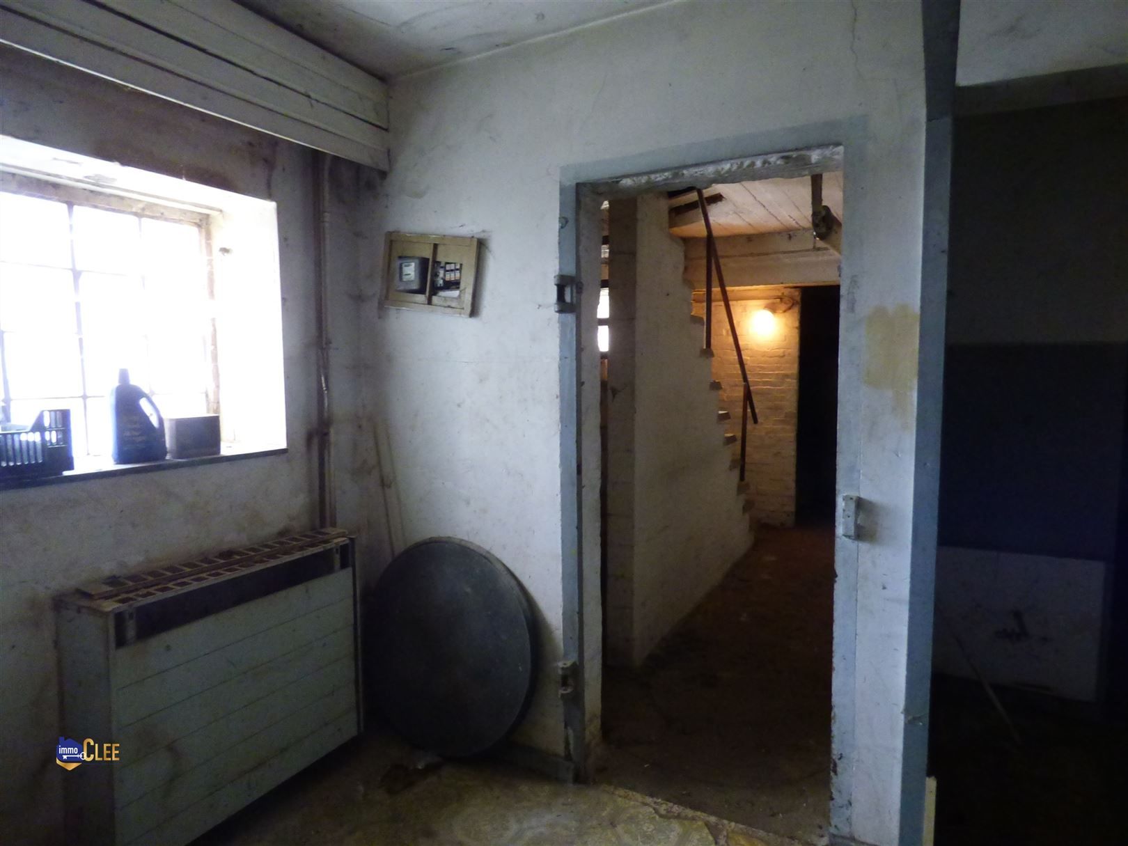 Te renoveren woning met 3 slaapkamers en garage foto 19