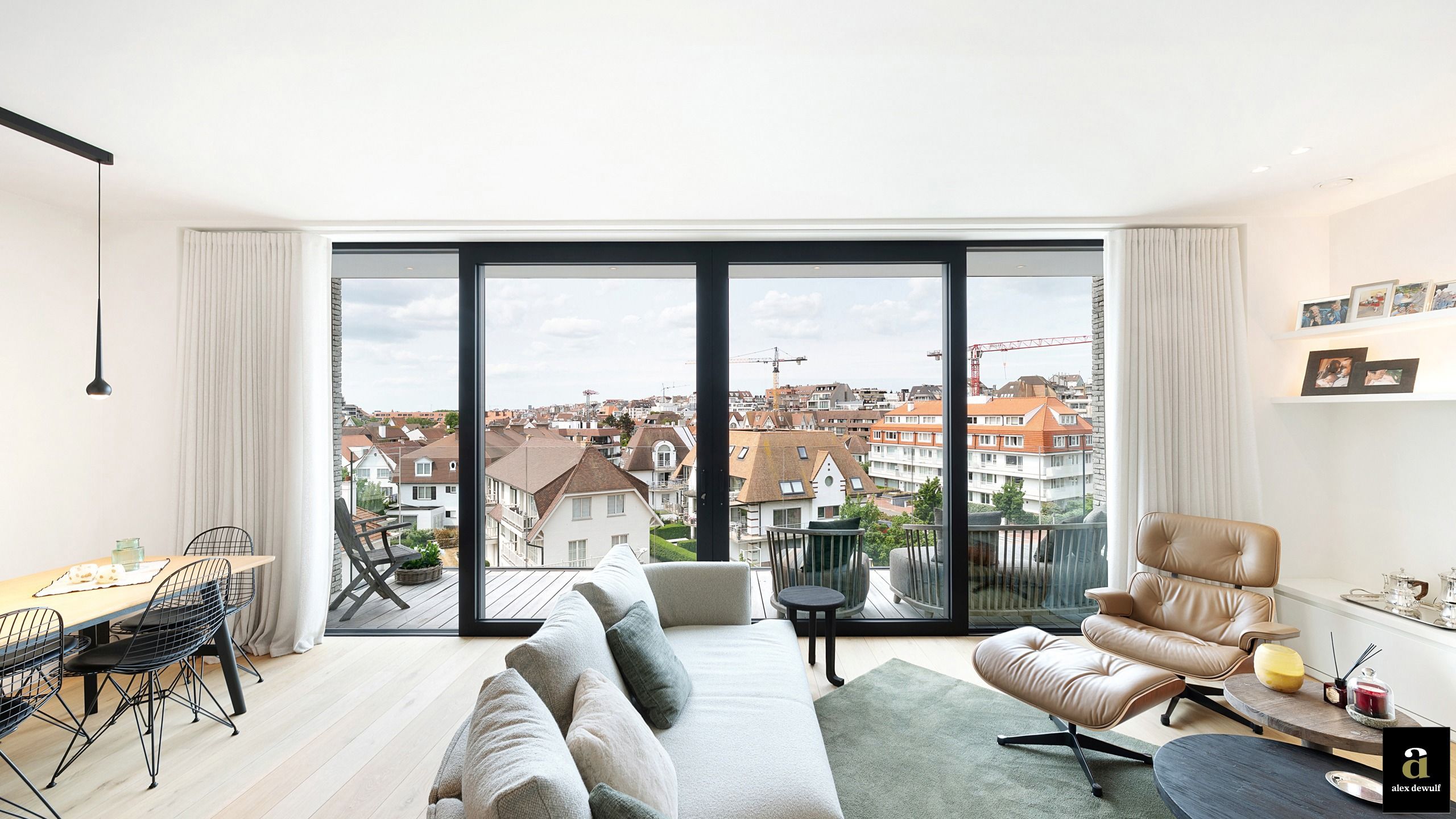 Exclusief zongericht  ruim appartement met open zicht en dubbele autostaanplaats [Koningslaan]. foto 12
