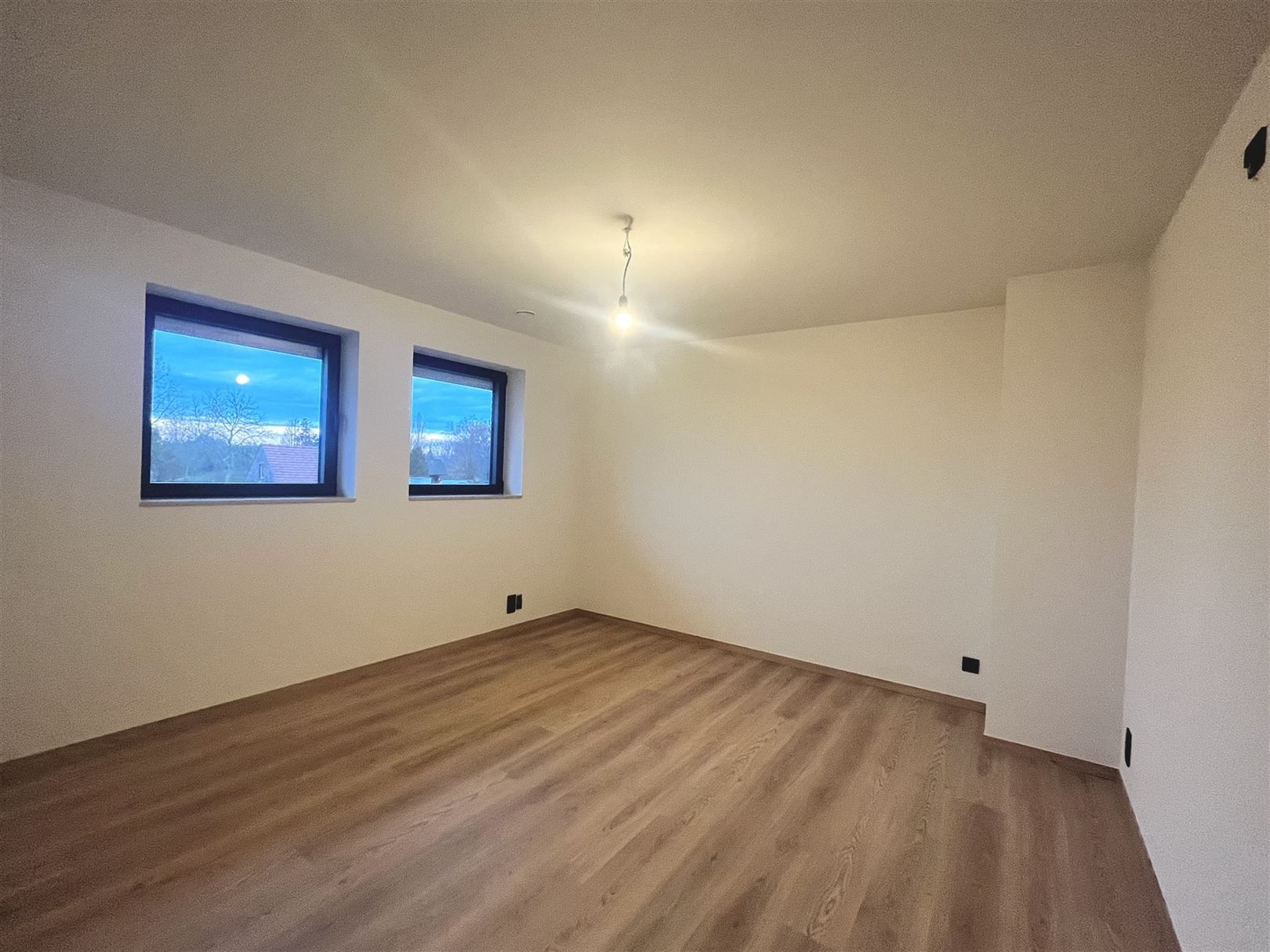 Halfopen nieuwbouwwoning te huur in Ouwegem foto 12